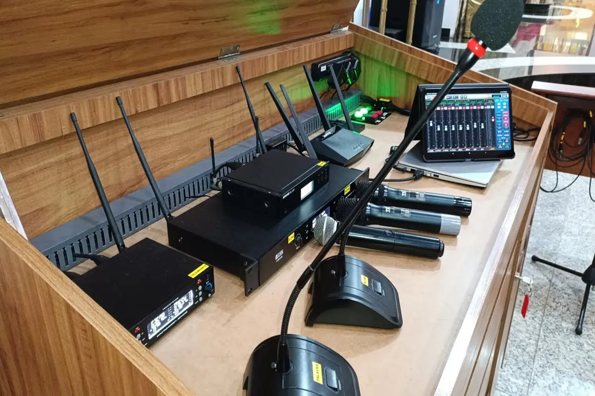 Como Montar um Kit de Som para Igreja com Caixa e Microfone para 200 Pessoas 2